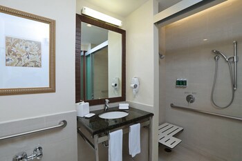 Courtyard By Marriott Panama Multiplaza Mall