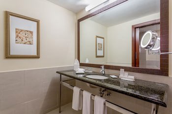 Courtyard By Marriott Panama Multiplaza Mall