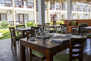 Fuego Del Sol Beachfront Hotel