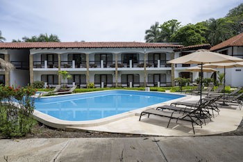 Fuego Del Sol Beachfront Hotel
