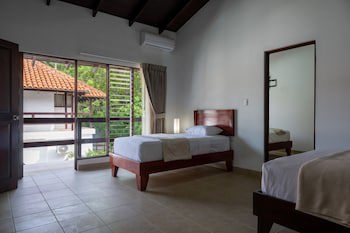 Fuego Del Sol Beachfront Hotel