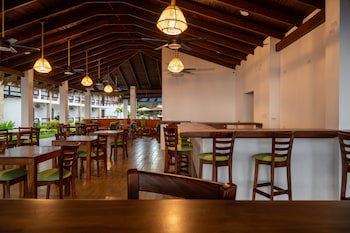Fuego Del Sol Beachfront Hotel