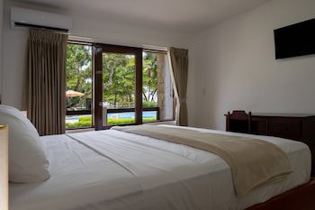 Fuego Del Sol Beachfront Hotel