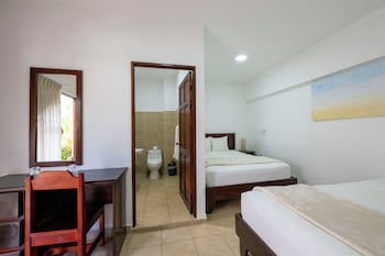 Fuego Del Sol Beachfront Hotel