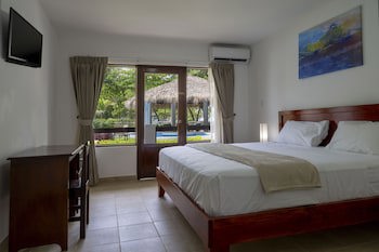 Fuego Del Sol Beachfront Hotel