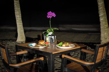 Fuego Del Sol Beachfront Hotel