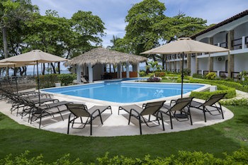 Fuego Del Sol Beachfront Hotel