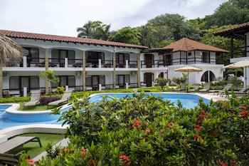 Fuego Del Sol Beachfront Hotel