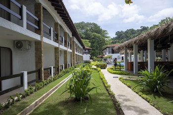 Fuego Del Sol Beachfront Hotel