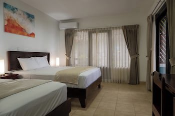 Fuego Del Sol Beachfront Hotel
