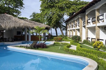 Fuego Del Sol Beachfront Hotel