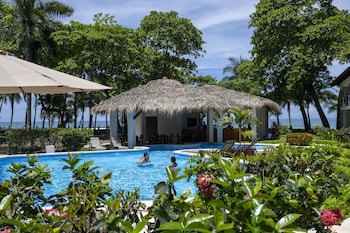 Fuego Del Sol Beachfront Hotel
