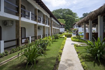 Fuego Del Sol Beachfront Hotel