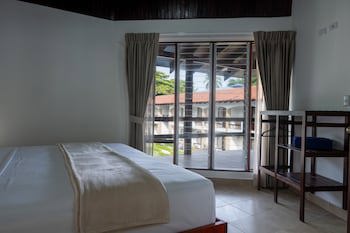 Fuego Del Sol Beachfront Hotel