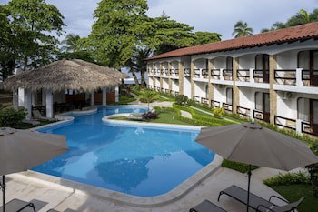 Fuego Del Sol Beachfront Hotel