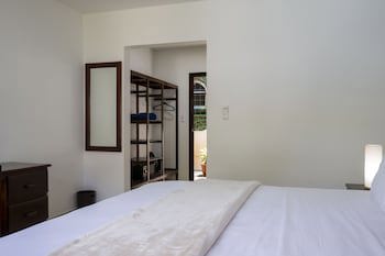 Fuego Del Sol Beachfront Hotel