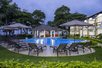 Fuego Del Sol Beachfront Hotel