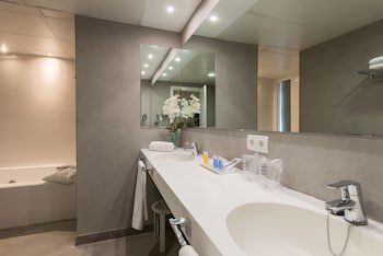 Climia Belroy 4* Superior Hotel