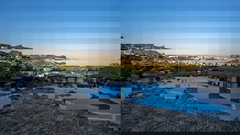 4Reasons Hotel And Bistro