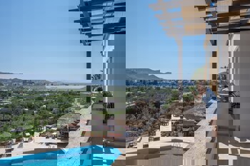 4Reasons Hotel And Bistro