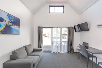 Burwood Manor Motel