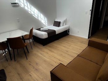Burwood Manor Motel