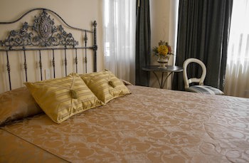 Eugenia Hotel