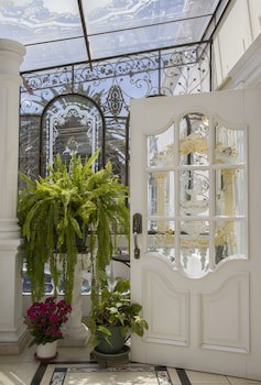 Eugenia Hotel