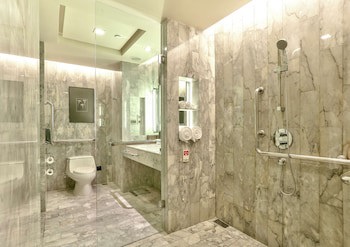 Doubletree By Hilton Sukhumvit Bangkok