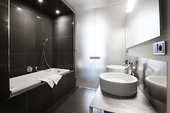 Old Town Square Residence by Emblem galeri fotoğrafı