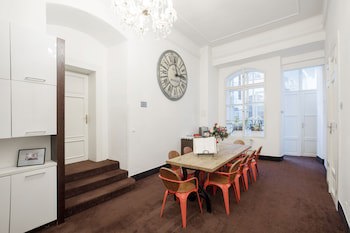 Old Town Square Residence by Emblem fotoğrafı