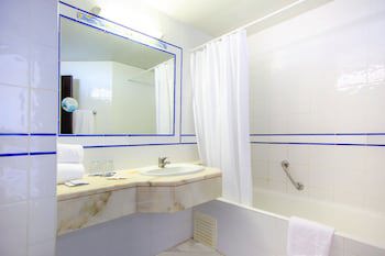 Auramar Beach Resort