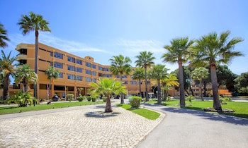 Auramar Beach Resort