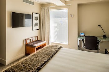 Bolton Hotel