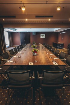 Bolton Hotel
