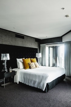 Bolton Hotel