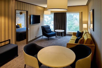 Bolton Hotel