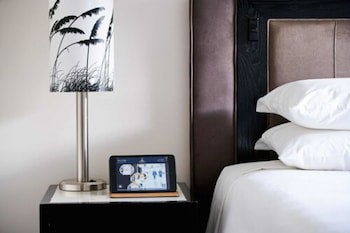Bolton Hotel