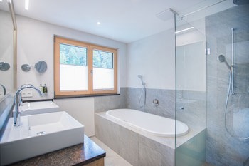 Verwohnhotel Kristall