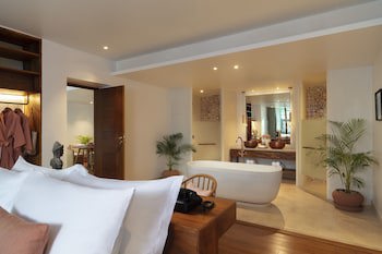 Fcc Angkor By Avani