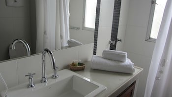 Baie Des Anges Apart Hotel & Spa