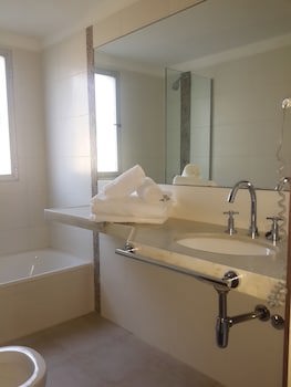 Baie Des Anges Apart Hotel & Spa