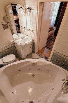 Tisza Hotel