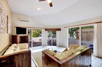 Crown Beach Resort & Spa (Adults Only)
