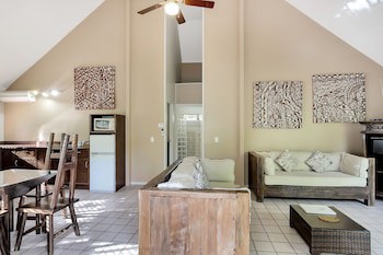 Crown Beach Resort & Spa (Adults Only)