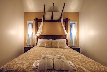 Crown Beach Resort & Spa (Adults Only)
