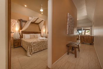 Crown Beach Resort & Spa (Adults Only)