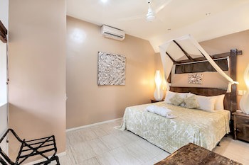 Crown Beach Resort & Spa (Adults Only)