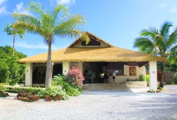 Crown Beach Resort & Spa (Adults Only)