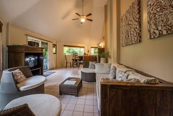 Crown Beach Resort & Spa (Adults Only)